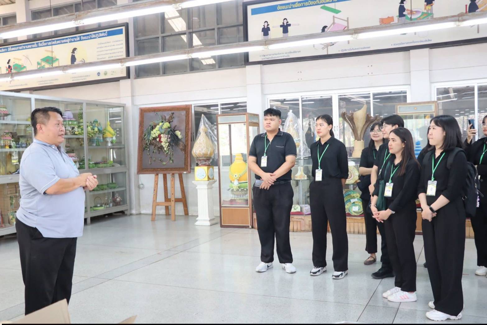 title - ผู้อำนวยการกลุ่มฝึกอบรมและการพัฒนาผลิตภัณฑ์ (ศพส.) ได้รับเชิญเป็นผู้บรรยายพิเศษ  ให้แก่ ข้าราชการใหม่ รุ่นที่ 10 หลักสูตร ต้นกล้าข้าราชการ ประจำปีงบประมาณ พ.ศ. 2569 ณ ห้องประชุมอาคาร 100 ปี ศูนย์ส่งเสริมและพัฒนาอาชีพเสริมนอกภาคการเกษตร